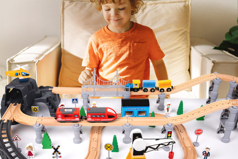 Electric Wooden Train Toy with Track and Interactive Assembly Model